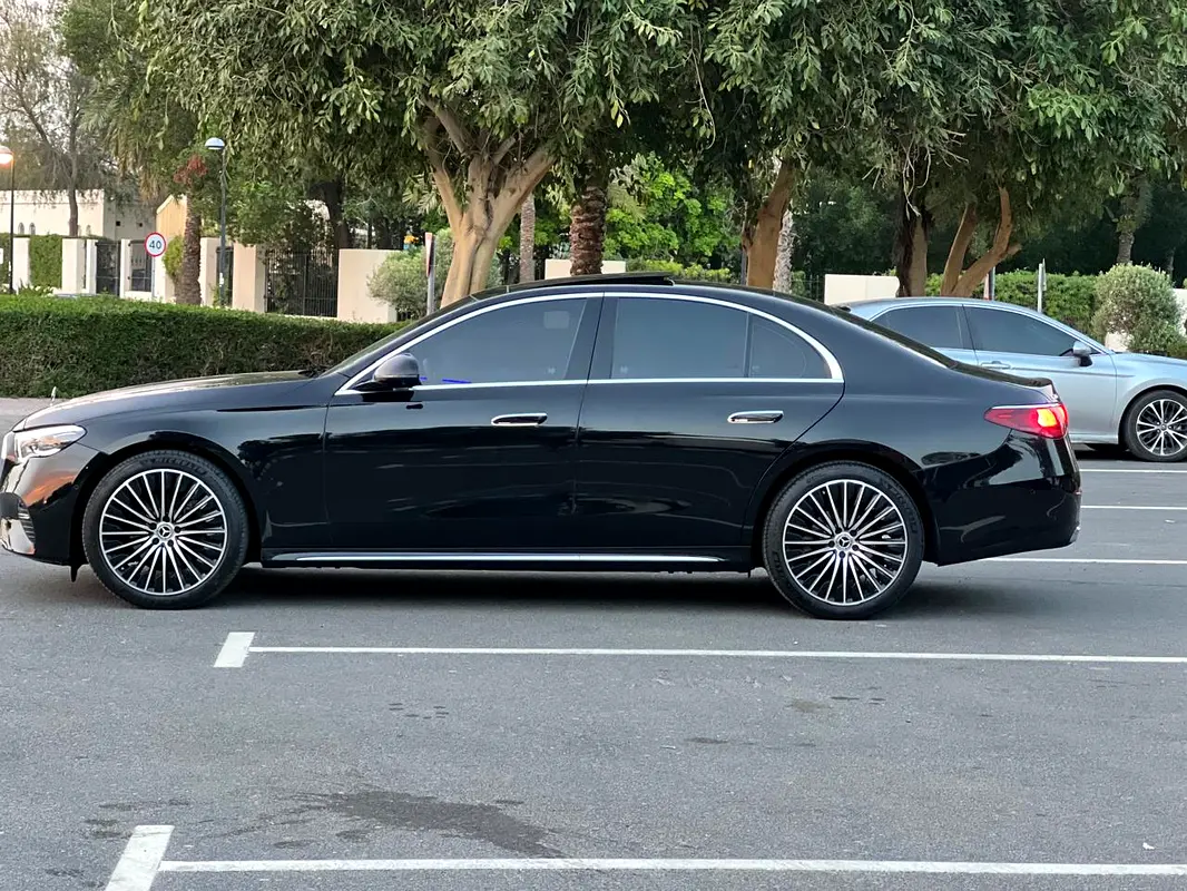 MERCEDES E-Class E 200 Exclusive 2025 - photo 8 - Import Émirats | International Cars