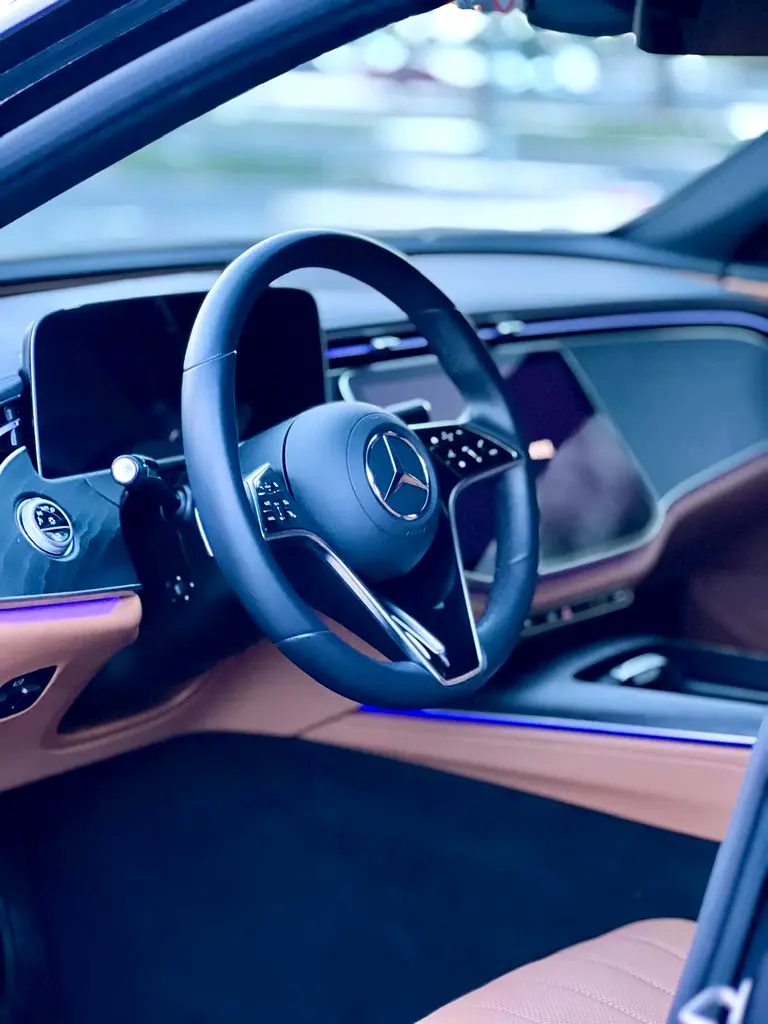 MERCEDES E-Class E 200 Exclusive 2025 - photo 9 - Import Émirats | International Cars