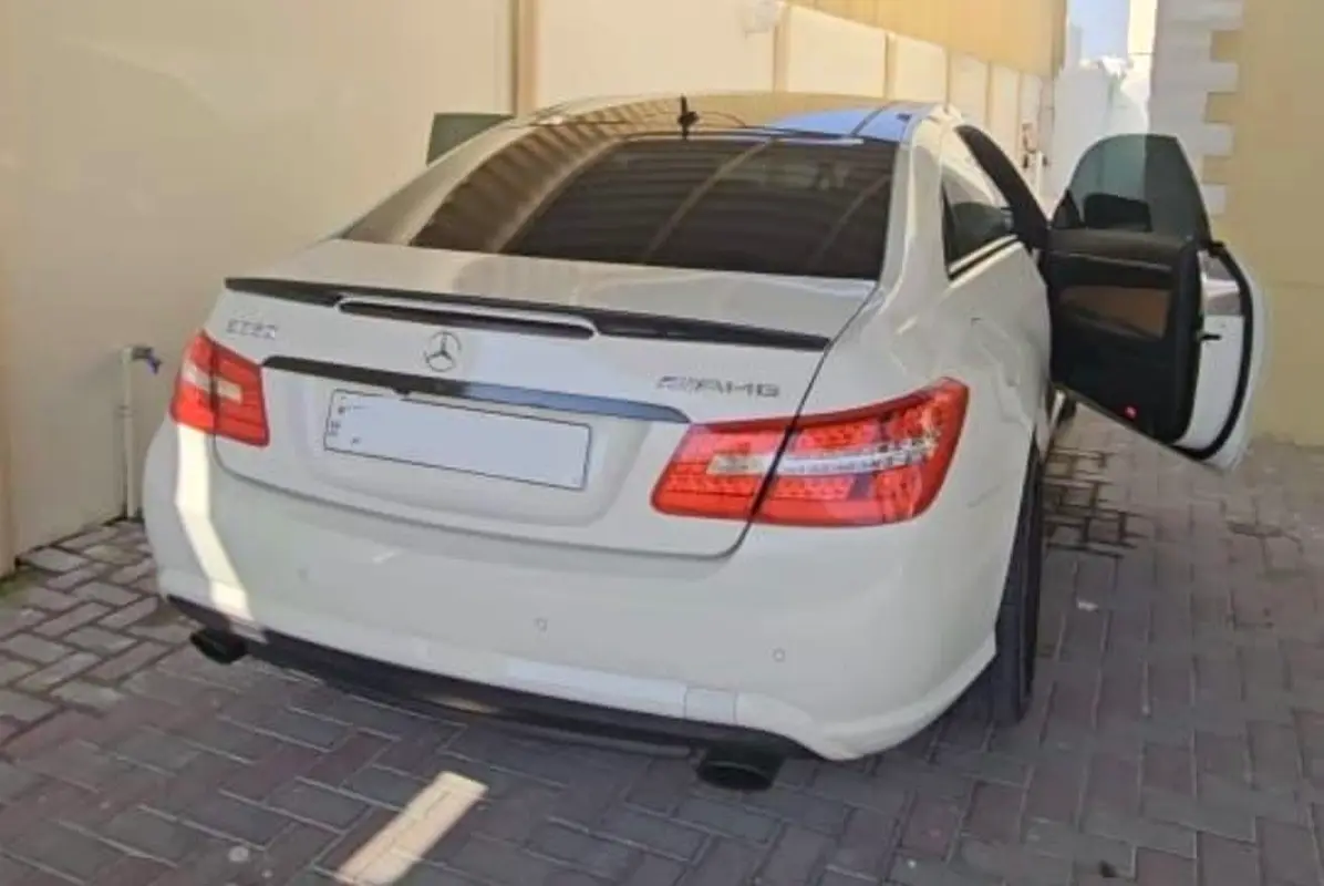 MERCEDES E-Class E 350 2010 - photo 2 - Import Émirats | International Cars