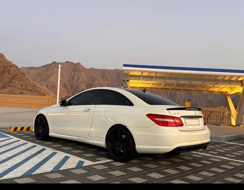 MERCEDES E-Class E 350 2010 - photo 3 - Import Émirats | International Cars
