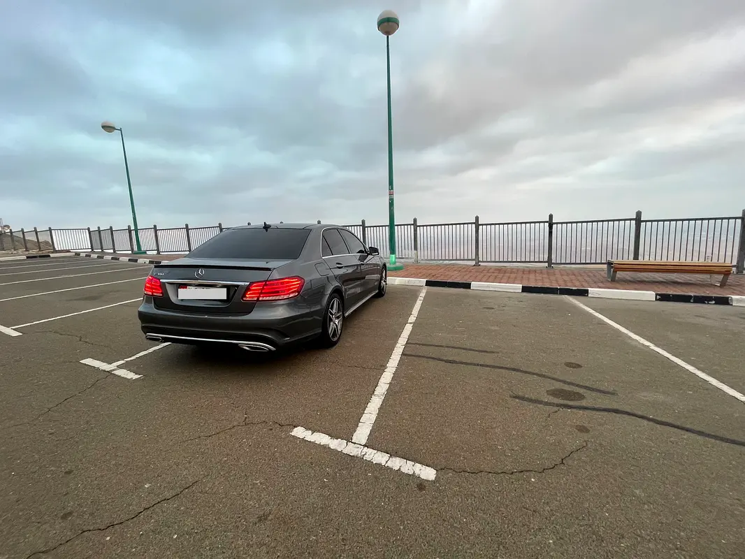 MERCEDES E-Class E 300 2016 - photo 2 - Import Émirats | International Cars