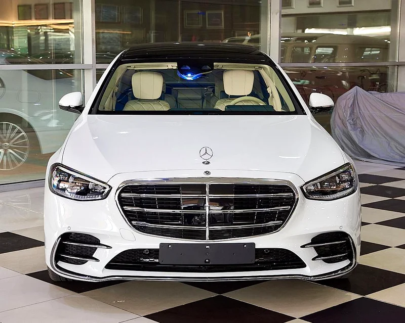 MERCEDES S-Class S 500 2024 - photo 2 - Import Émirats | International Cars
