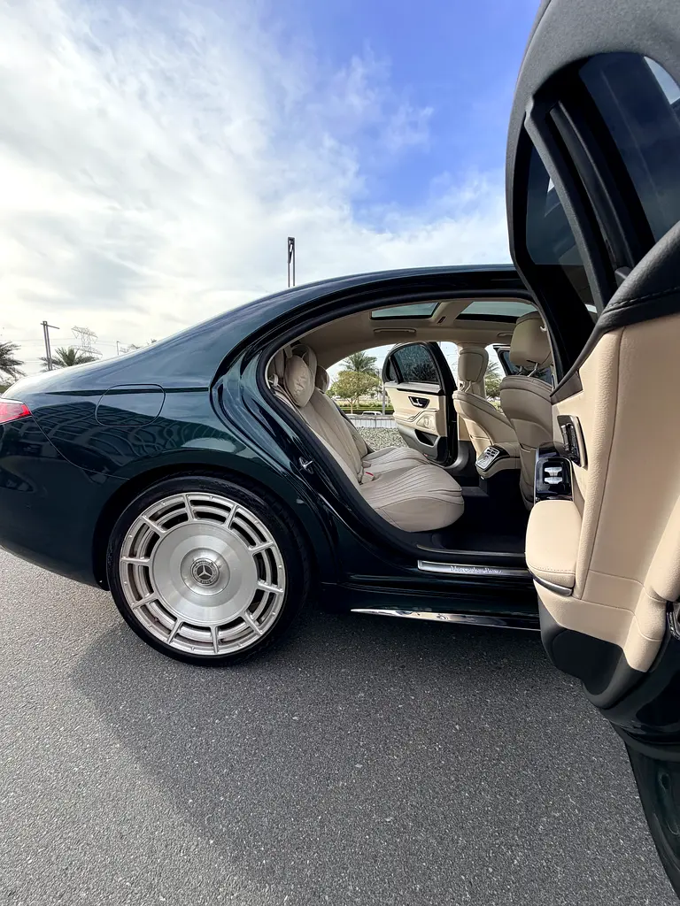 MERCEDES S-Class S 500 4Matic 2023 - photo 7 - Import Émirats | International Cars