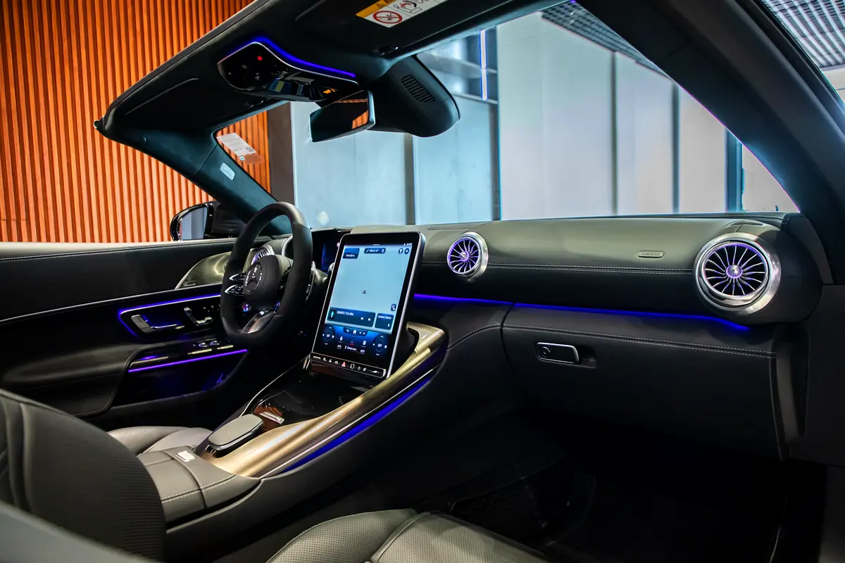 MERCEDES SL-Class SL 63 AMG 2022 - photo 11 - Import Émirats | International Cars