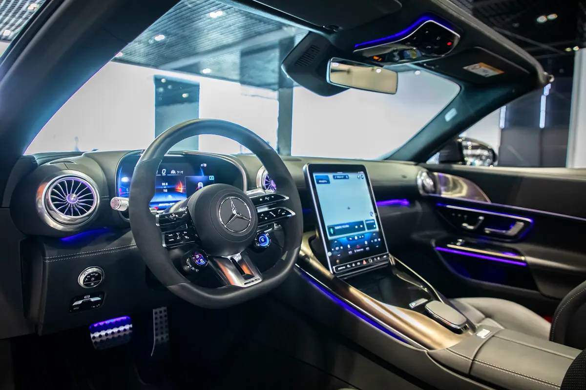 MERCEDES SL-Class SL 63 AMG 2022 - photo 9 - Import Émirats | International Cars