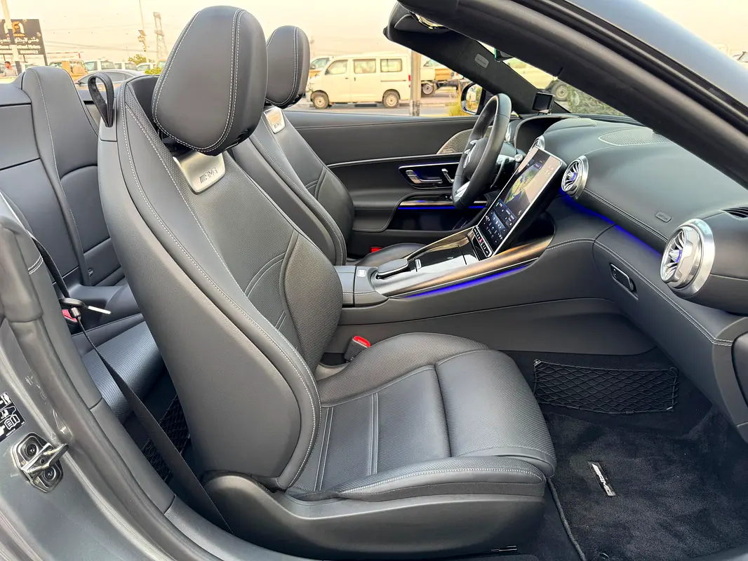 MERCEDES SL-Class SL 63 AMG 2023 - photo 11 - Import Émirats | International Cars
