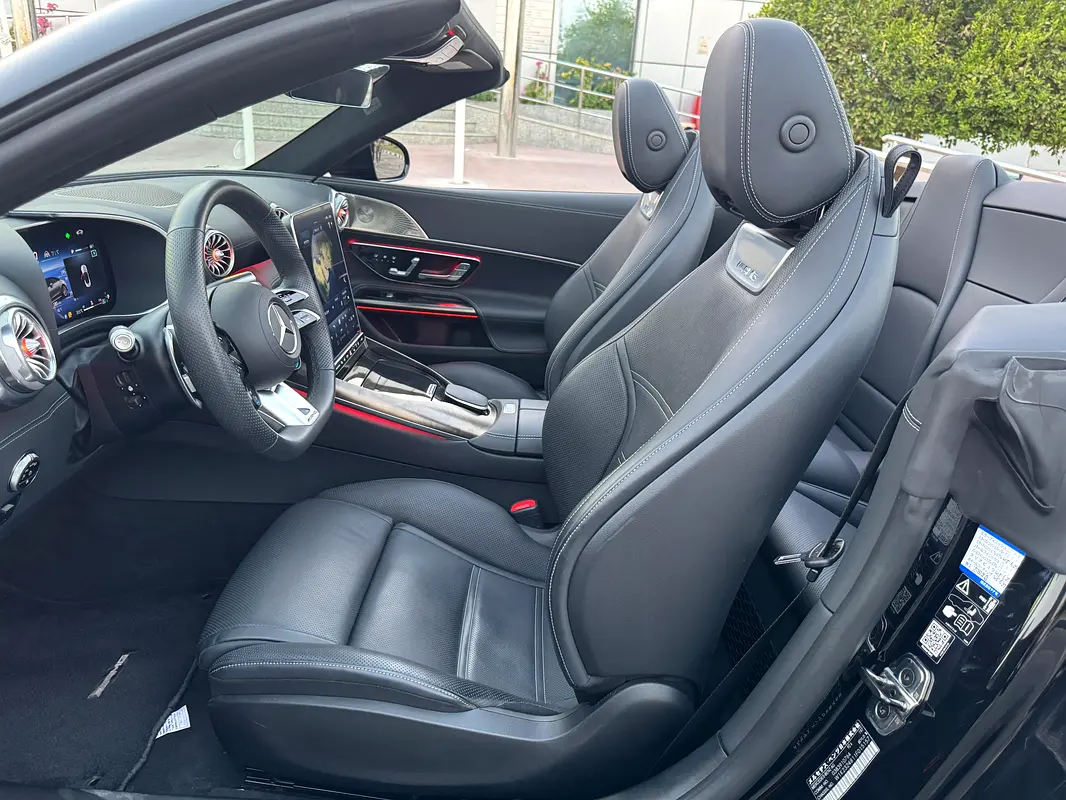 MERCEDES SL-Class SL 63 AMG 2023 - photo 11 - Import Émirats | International Cars
