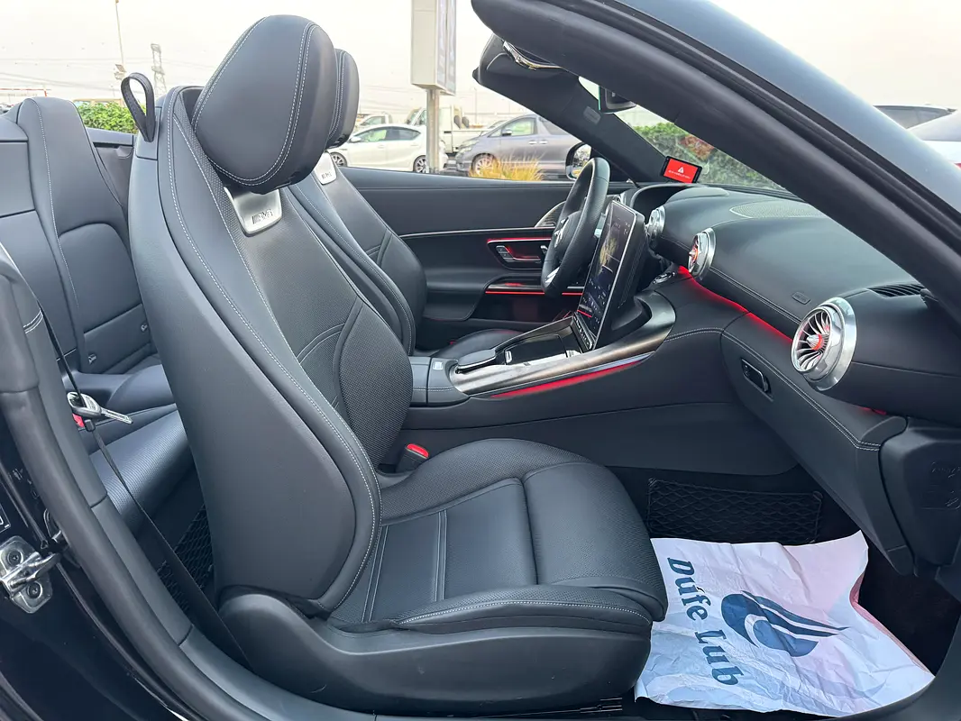 MERCEDES SL-Class SL 63 AMG 2023 - photo 12 - Import Émirats | International Cars