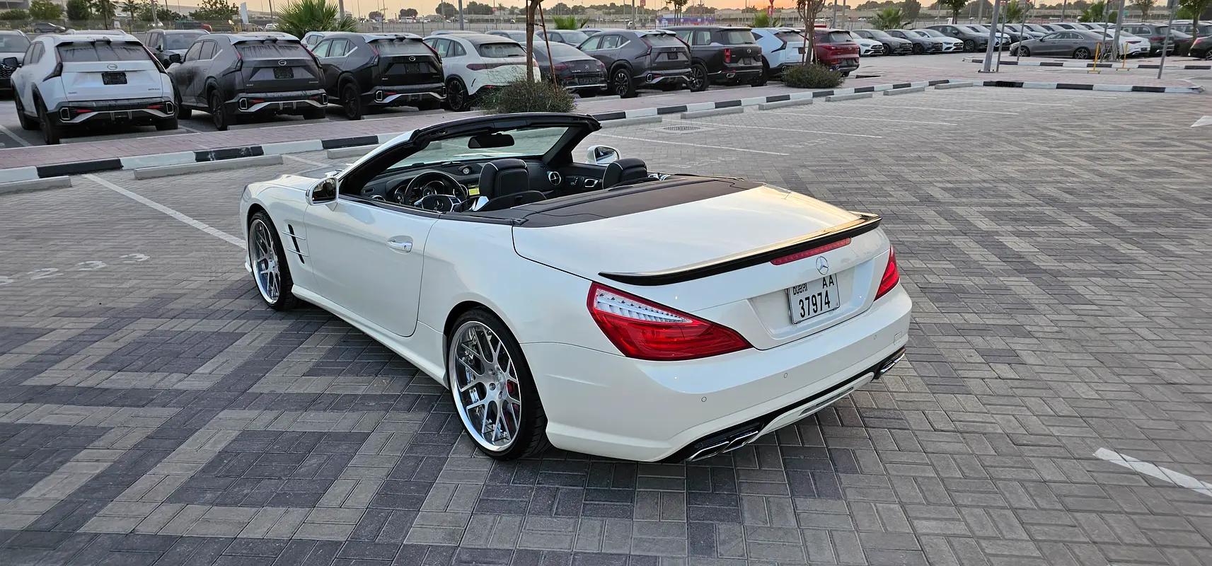 MERCEDES SL-Class SL 350 2013 - photo 12 - Import Émirats | International Cars