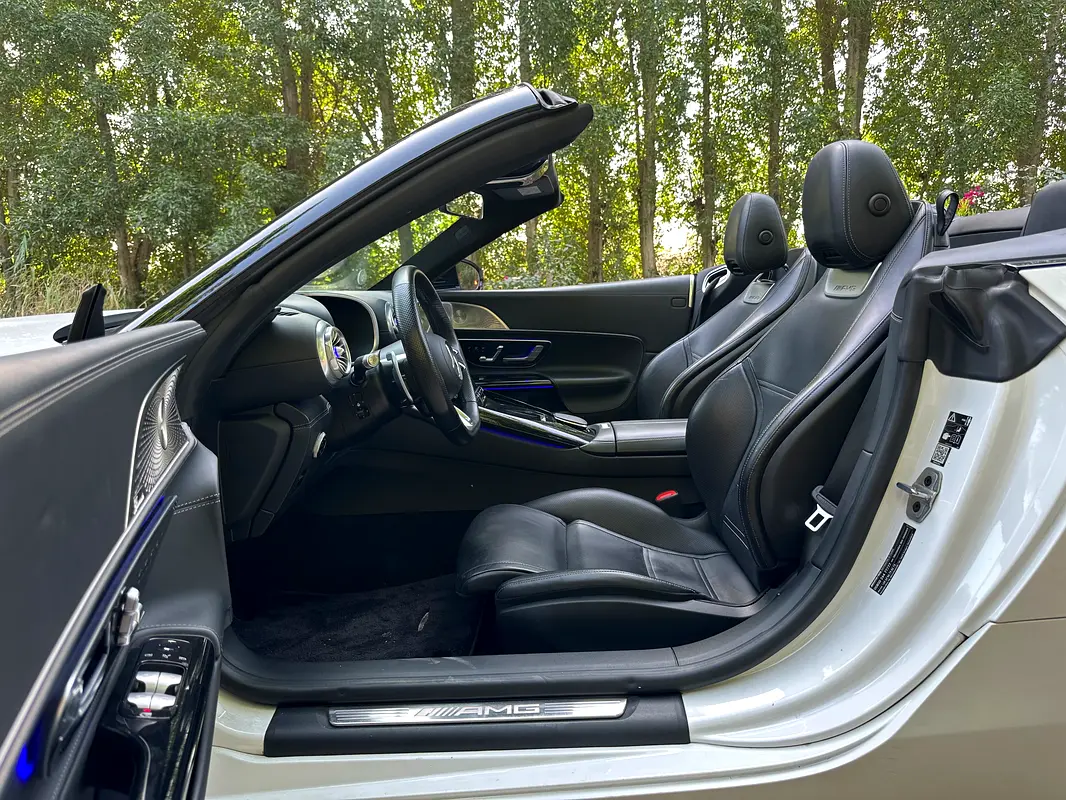 MERCEDES SL-Class SL 63 AMG 2024 - photo 11 - Import Émirats | International Cars