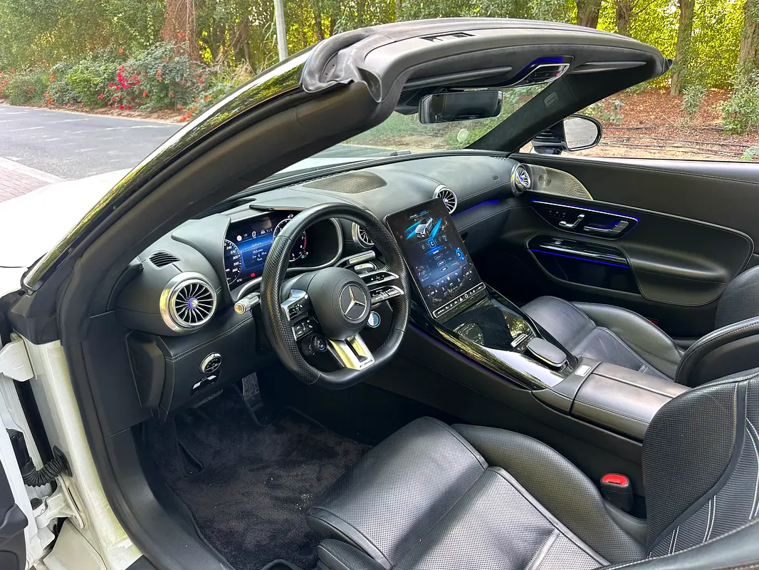 MERCEDES SL-Class SL 63 AMG 2024 - photo 12 - Import Émirats | International Cars