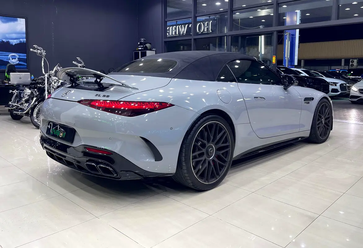 MERCEDES SL-Class SL 55 AMG 4Matic Plus 2022 - photo 8 - Import Émirats | International Cars