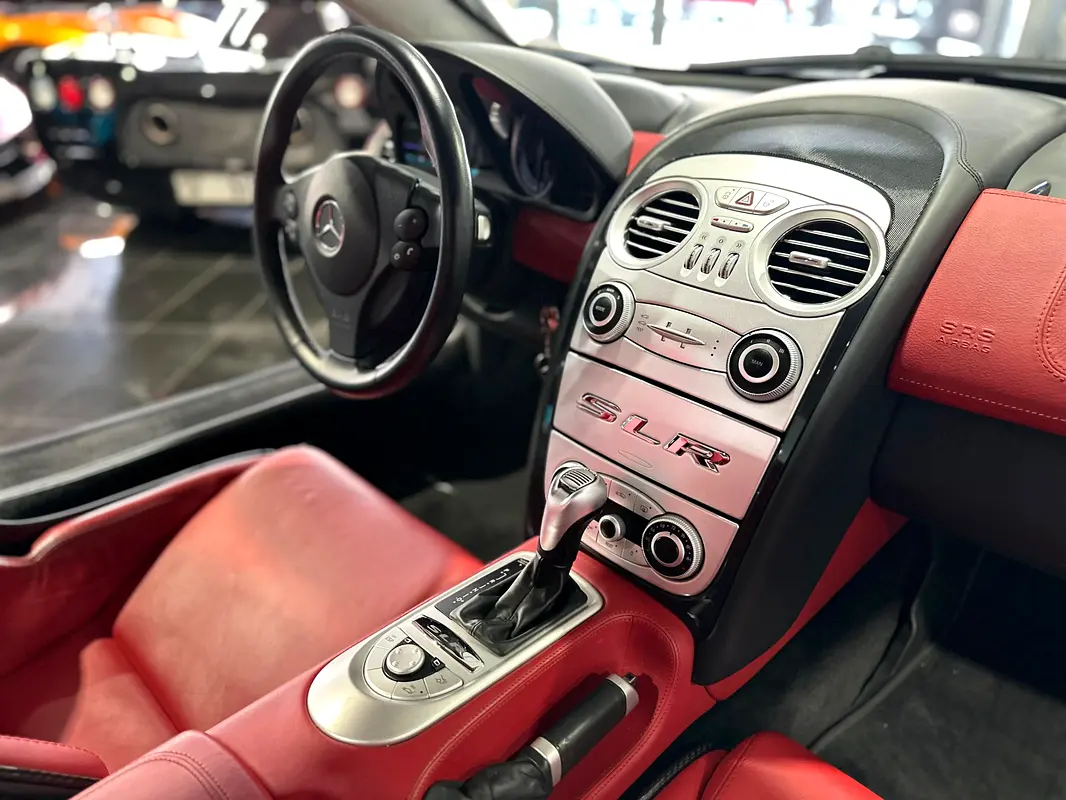 MERCEDES SLR McLaren Edition 2006 - photo 3 - Import Émirats | International Cars