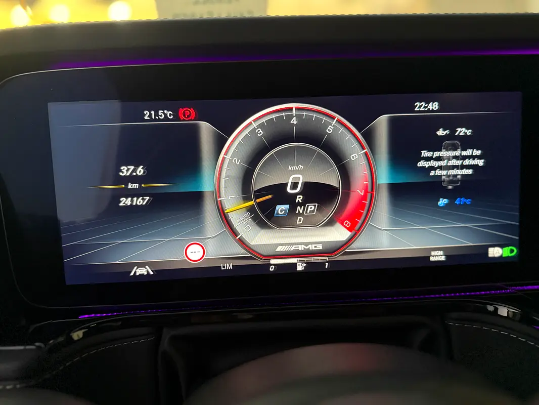 MERCEDES G-Class G 63 AMG 2022 - photo 11 - Import Émirats | International Cars