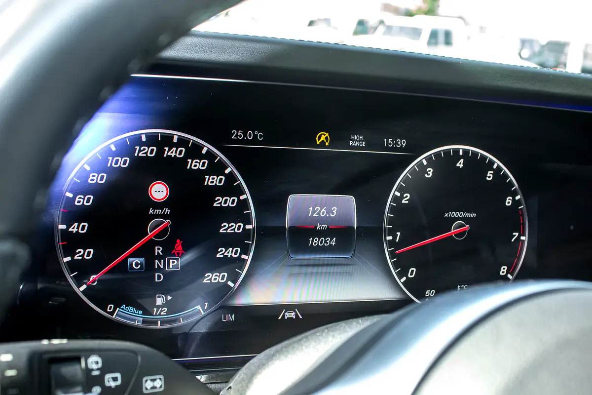 MERCEDES G-Class G 550 2023 - photo 9 - Import Émirats | International Cars