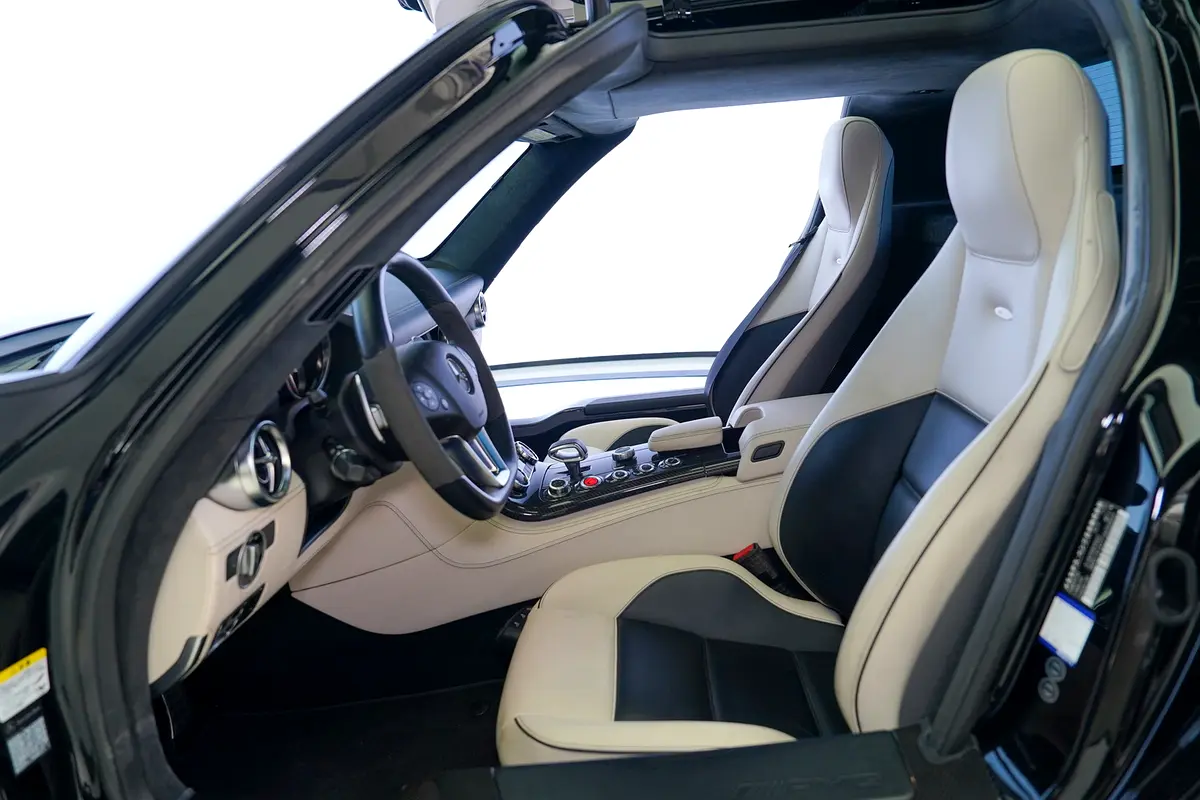 MERCEDES SLS Coupe 2011 - photo 10 - Import Émirats | International Cars