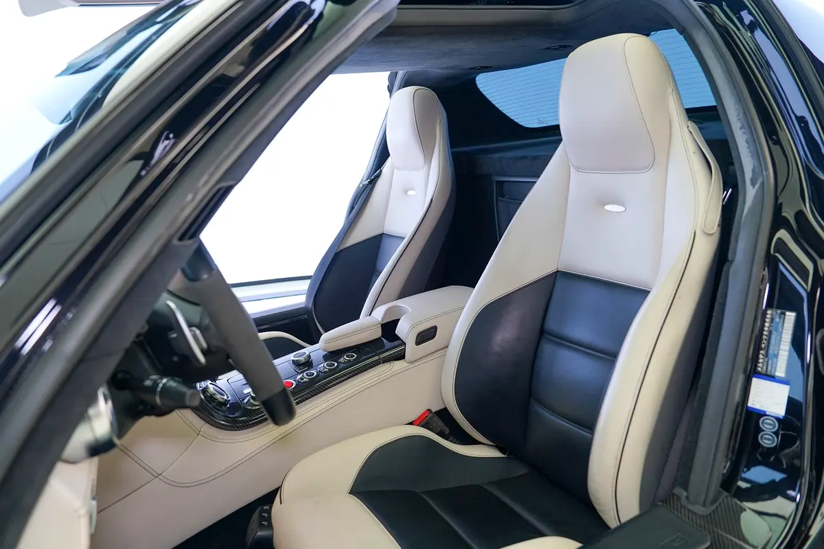 MERCEDES SLS Coupe 2011 - photo 11 - Import Émirats | International Cars