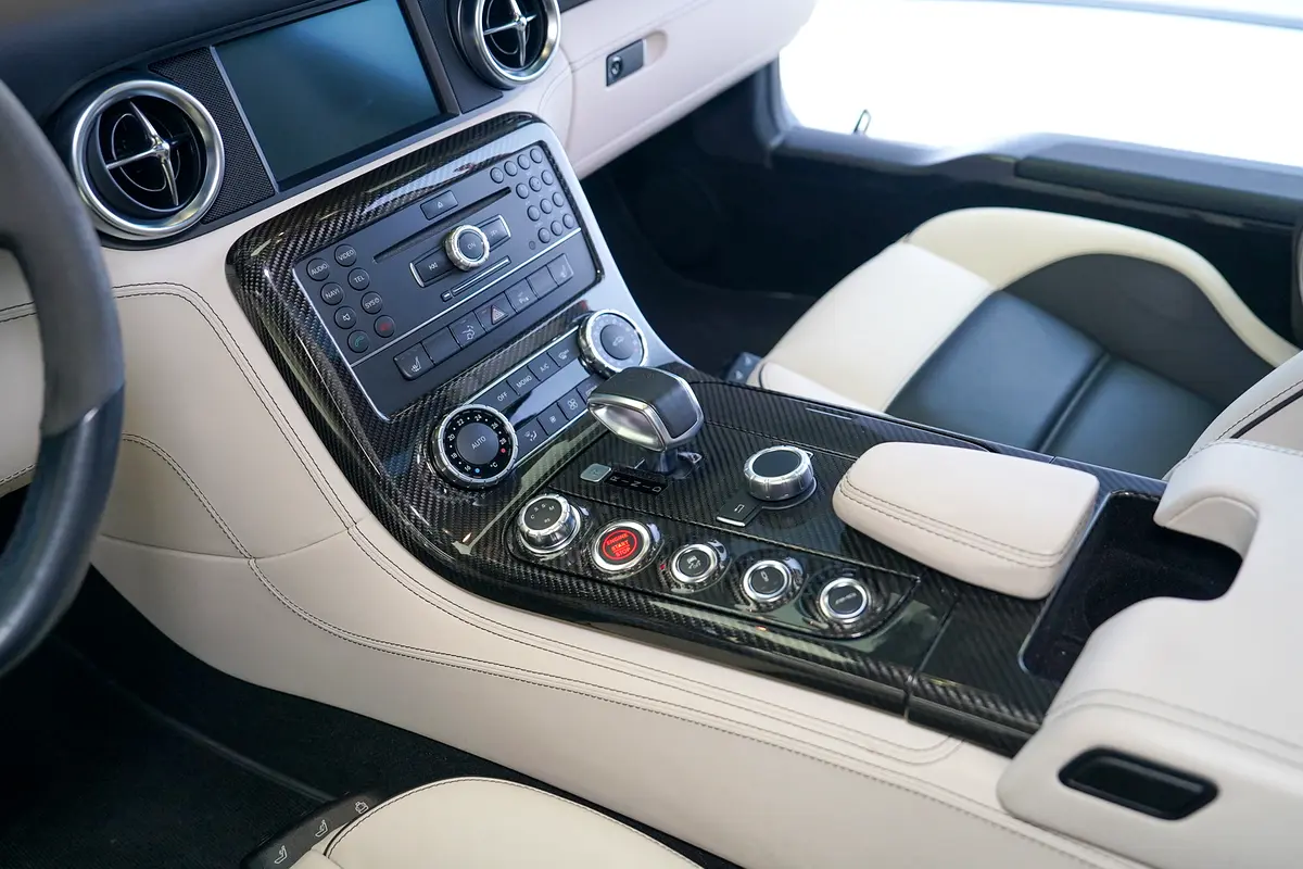 MERCEDES SLS Coupe 2011 - photo 12 - Import Émirats | International Cars