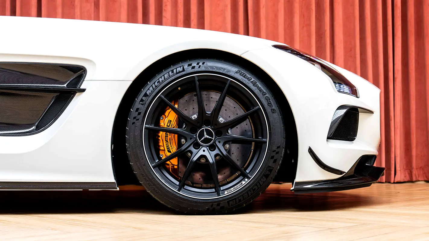 MERCEDES SLS Black Series 2013 - photo 10 - Import Émirats | International Cars