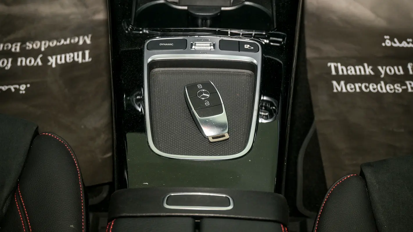 MERCEDES A-Class A 200 2024 - photo 11 - Import Émirats | International Cars