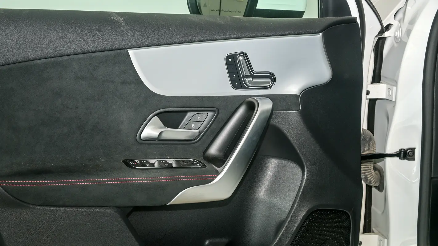 MERCEDES A-Class A 200 2024 - photo 5 - Import Émirats | International Cars