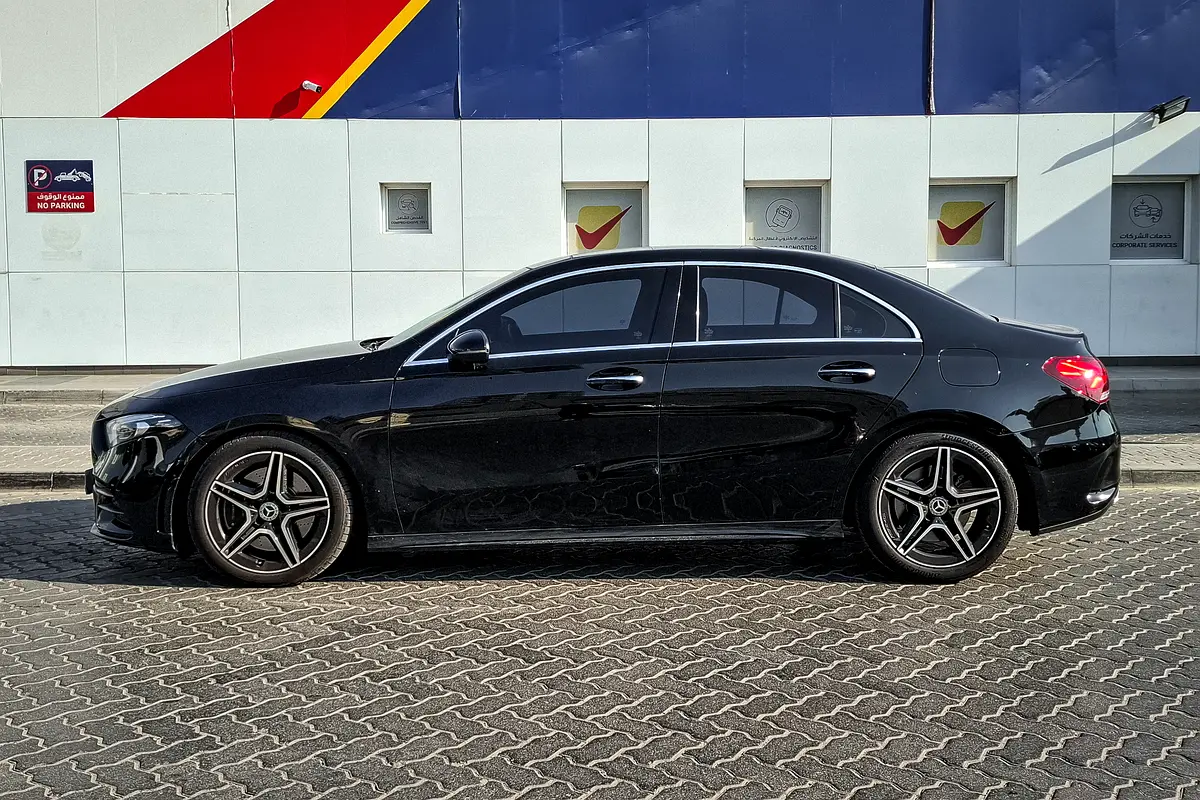 MERCEDES A-Class A 250 2020 - photo 8 - Import Émirats | International Cars