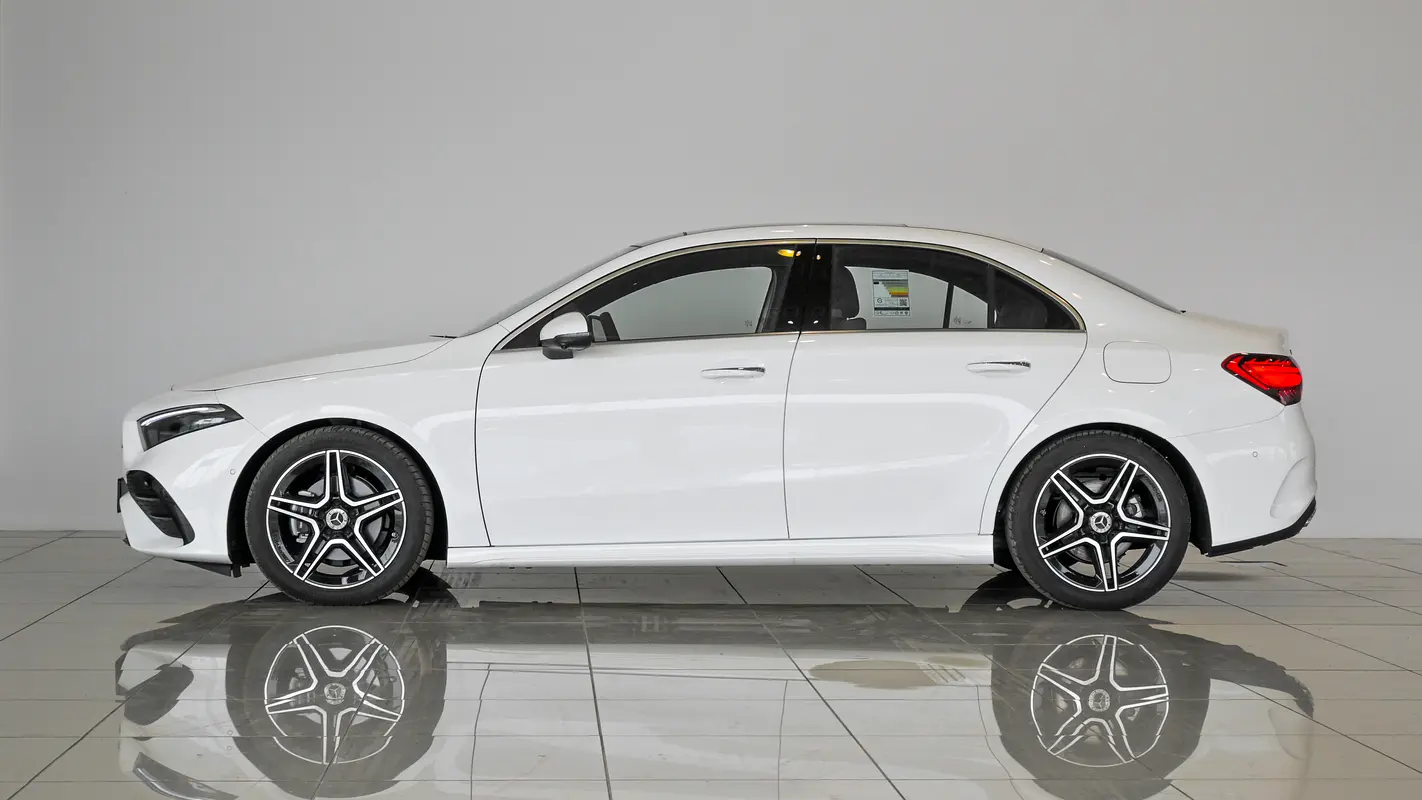 MERCEDES A-Class A 200 2024 - photo 3 - Import Émirats | International Cars