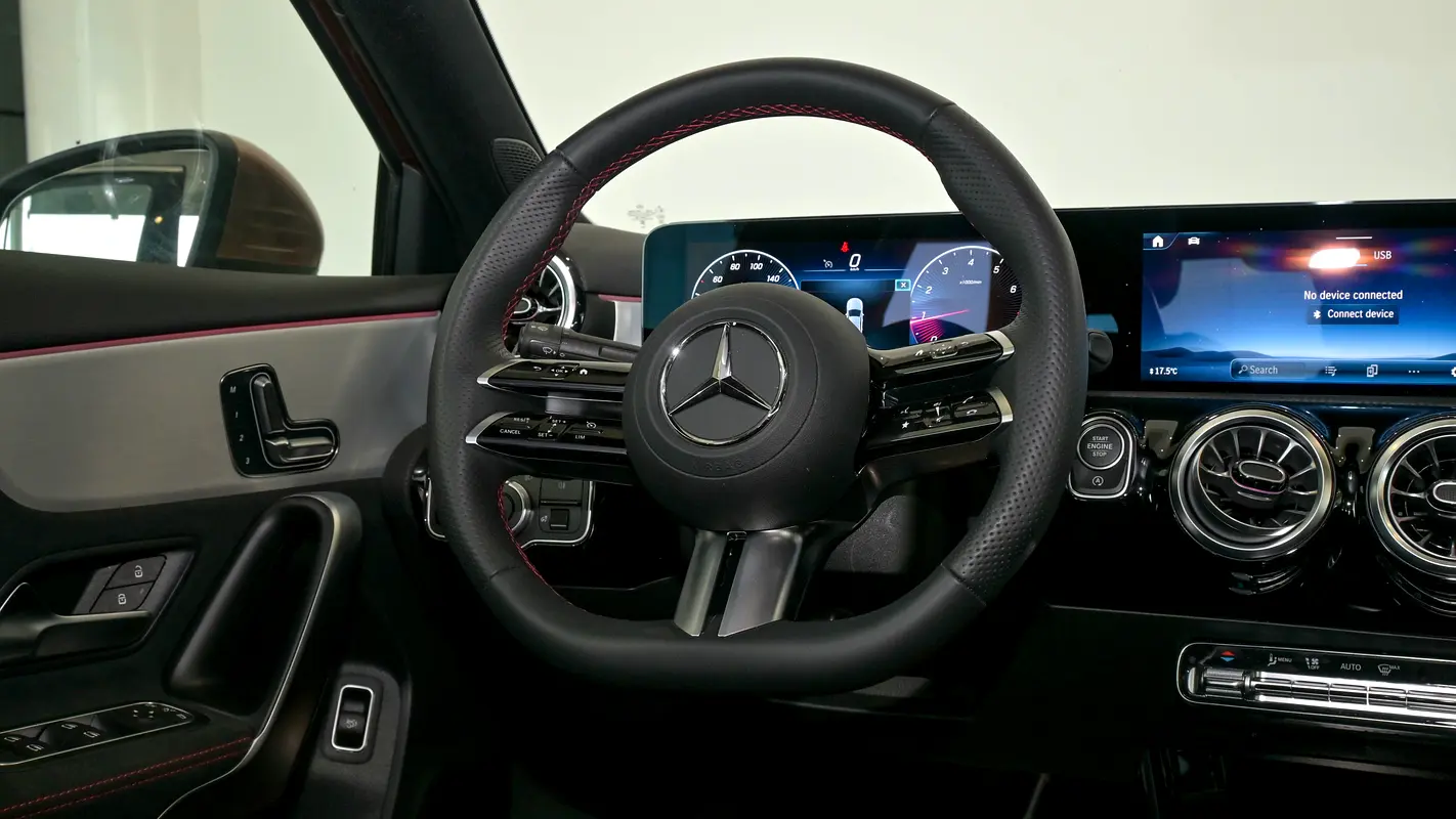 MERCEDES A-Class A 200 2024 - photo 5 - Import Émirats | International Cars