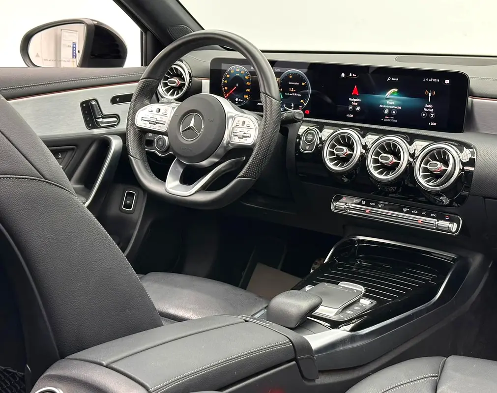 MERCEDES A-Class A 35 AMG 2021 - photo 11 - Import Émirats | International Cars