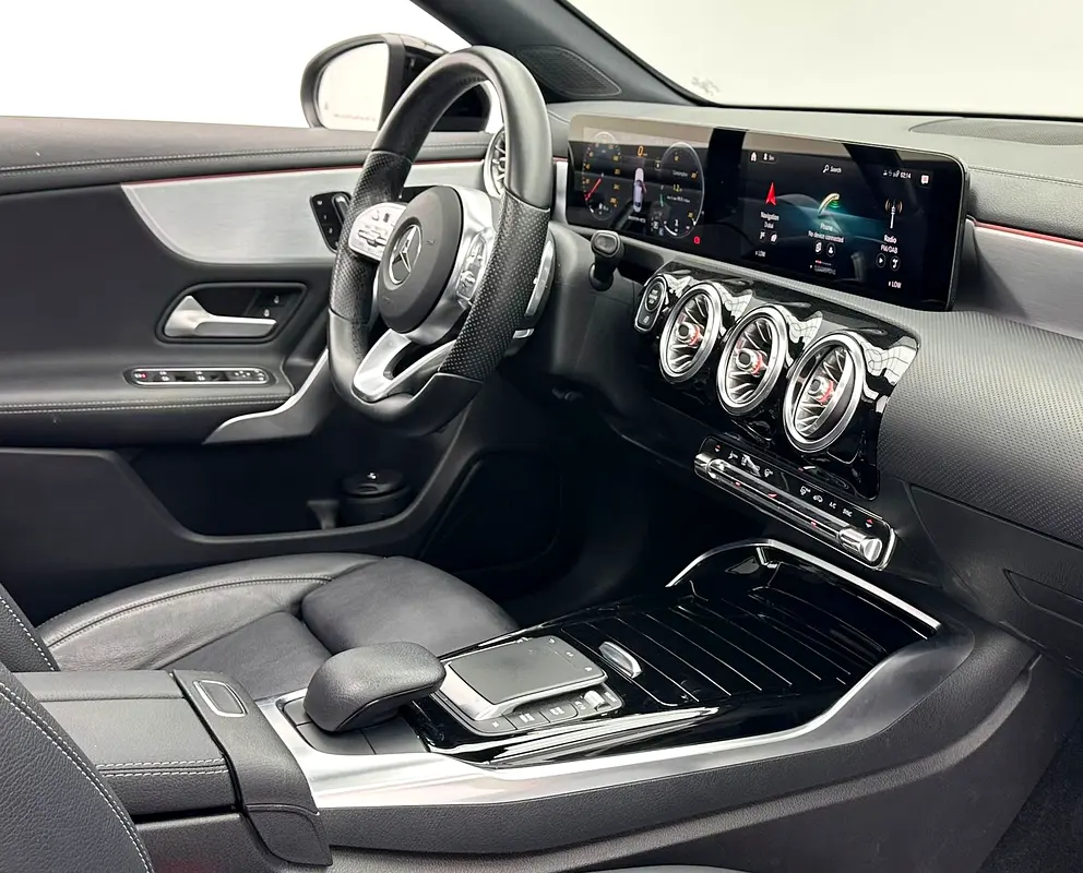 MERCEDES A-Class A 35 AMG 2021 - photo 12 - Import Émirats | International Cars