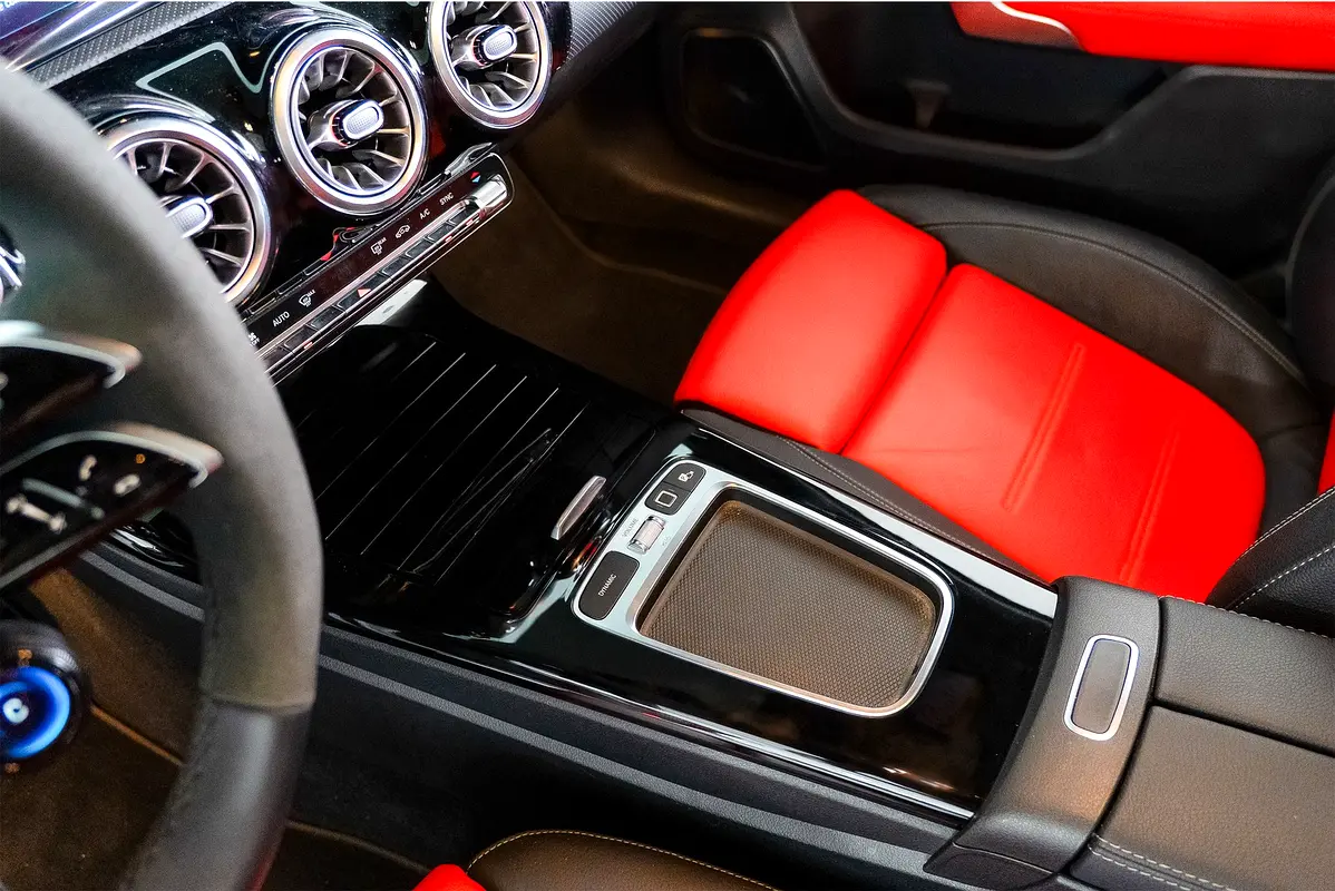 MERCEDES A-Class A 45 S AMG 2025 - photo 9 - Import Émirats | International Cars