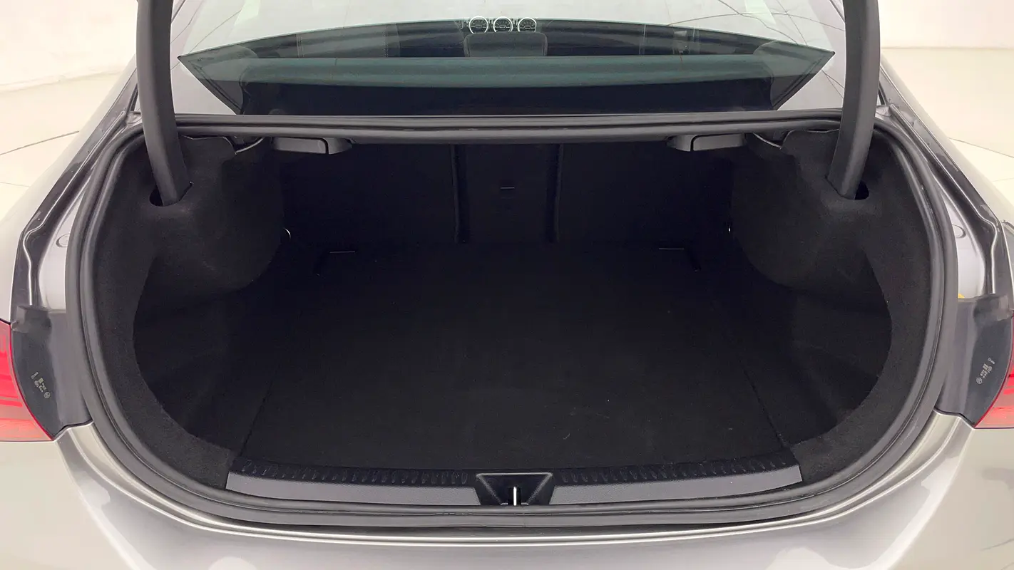 MERCEDES A-Class A 200 AMG 2024 - photo 11 - Import Émirats | International Cars