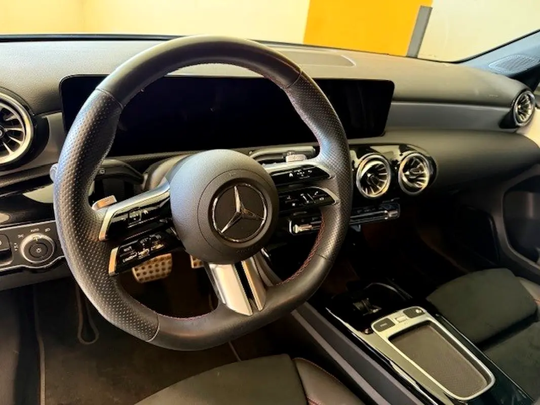 MERCEDES A-Class A 200 2023 - photo 4 - Import Émirats | International Cars