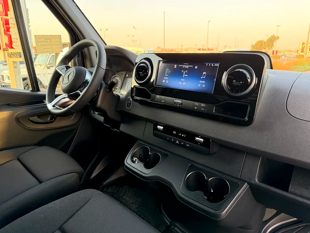 MERCEDES Sprinter 319 CDI 2026 - photo 10 - Import Émirats | International Cars