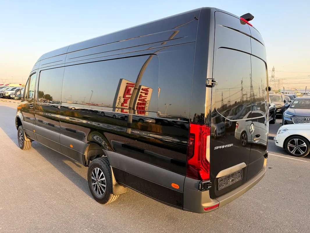 MERCEDES Sprinter 319 CDI 2026 - photo 5 - Import Émirats | International Cars
