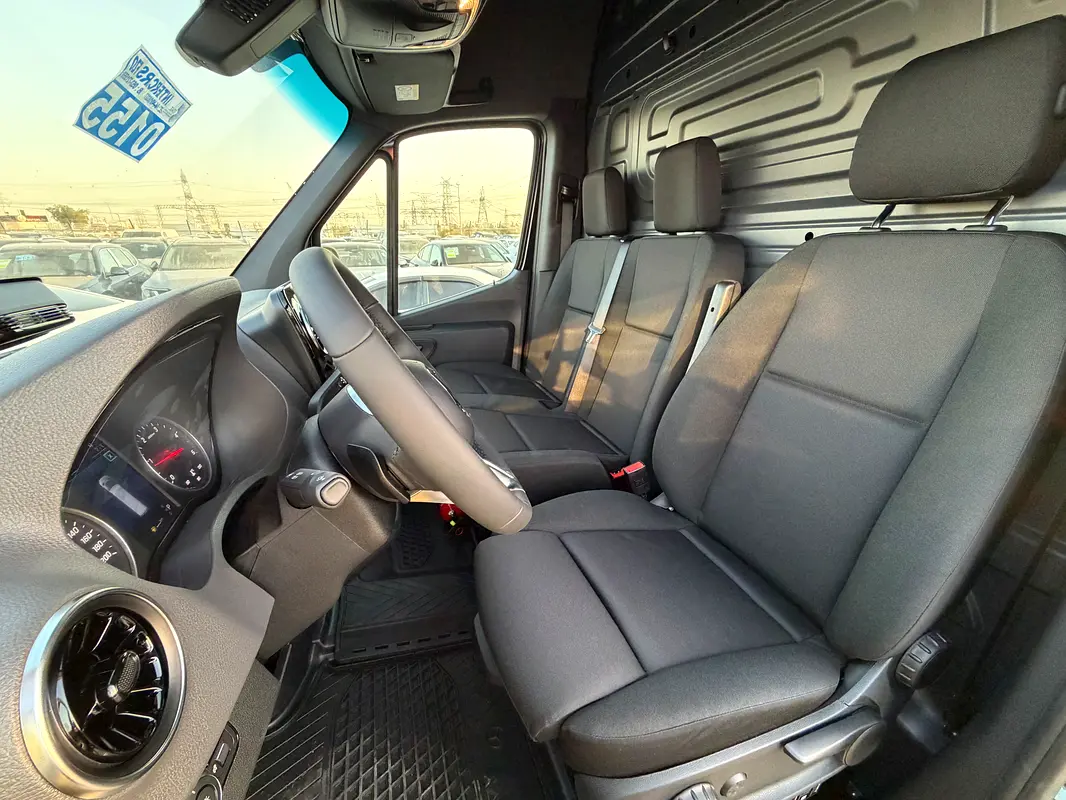 MERCEDES Sprinter 319 CDI 2026 - photo 7 - Import Émirats | International Cars