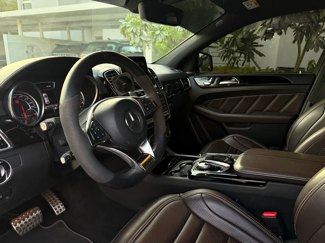 MERCEDES GLE Coupe GLE 63 S AMG 4Matic Plus 2017 - photo 11 - Import Émirats | International Cars