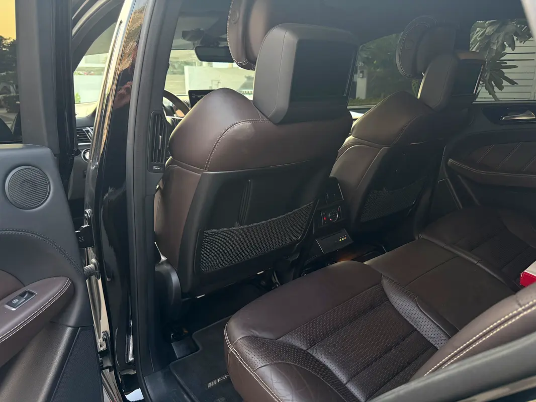 MERCEDES GLE Coupe GLE 63 S AMG 4Matic Plus 2017 - photo 8 - Import Émirats | International Cars