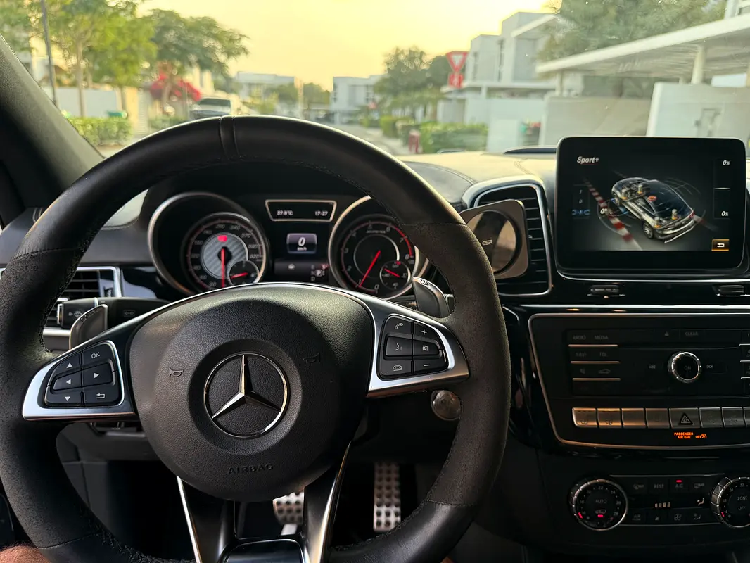 MERCEDES GLE Coupe GLE 63 S AMG 4Matic Plus 2017 - photo 9 - Import Émirats | International Cars