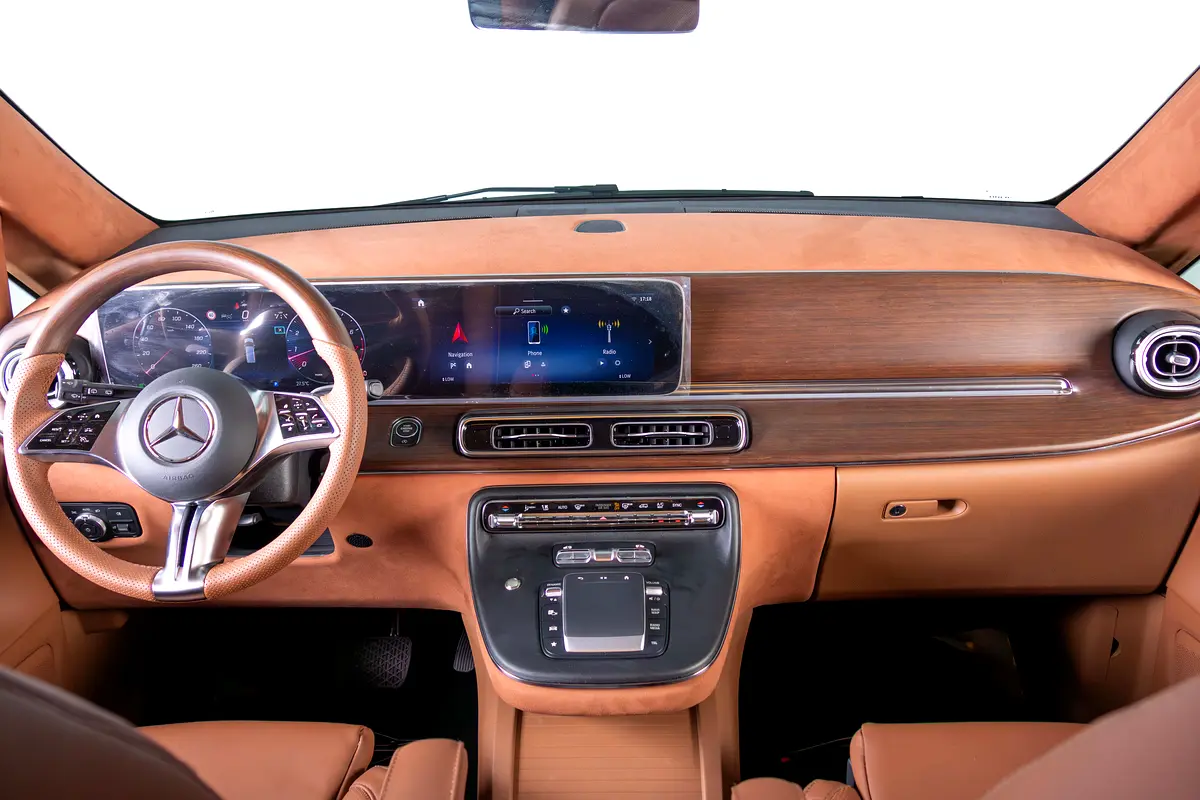 MERCEDES V-Class V 300 2025 - photo 10 - Import Émirats | International Cars