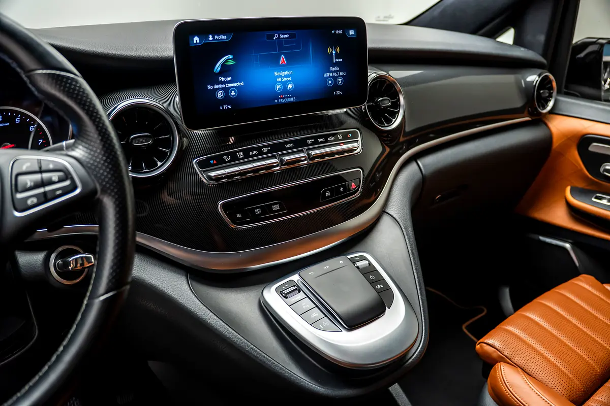 MERCEDES V-Class V 250 2023 - photo 10 - Import Émirats | International Cars