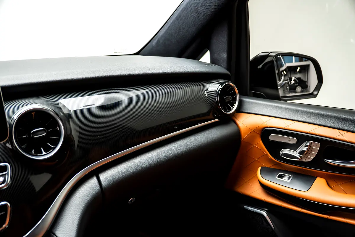 MERCEDES V-Class V 250 2023 - photo 11 - Import Émirats | International Cars