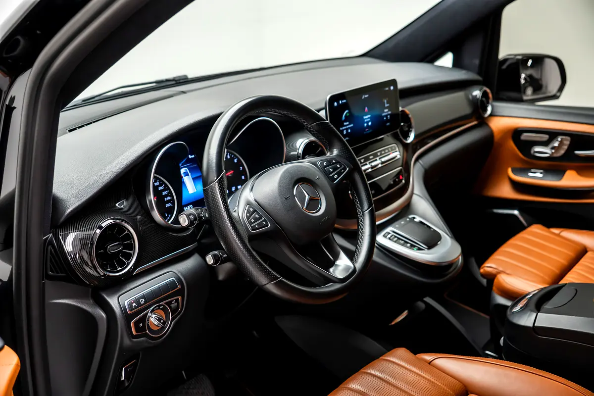 MERCEDES V-Class V 250 2023 - photo 8 - Import Émirats | International Cars