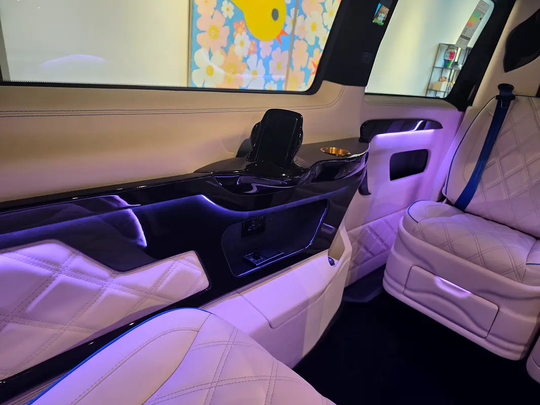 MERCEDES V-Class V 300 2026 - photo 11 - Import Émirats | International Cars