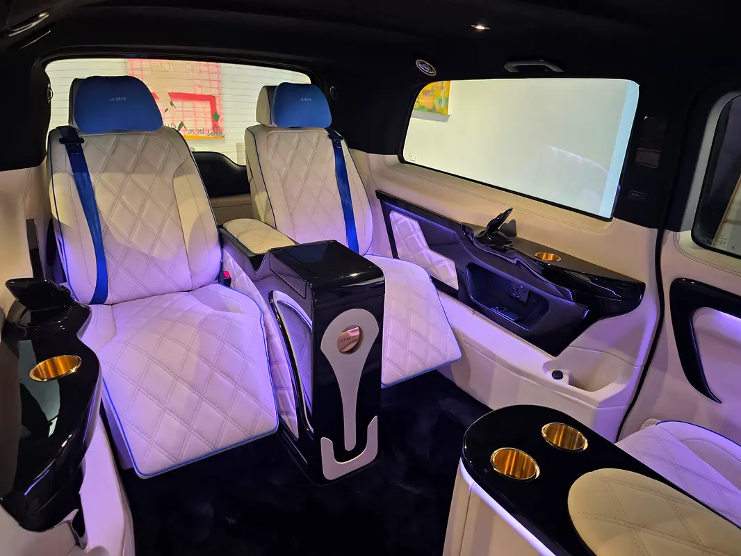 MERCEDES V-Class V 300 2026 - photo 5 - Import Émirats | International Cars