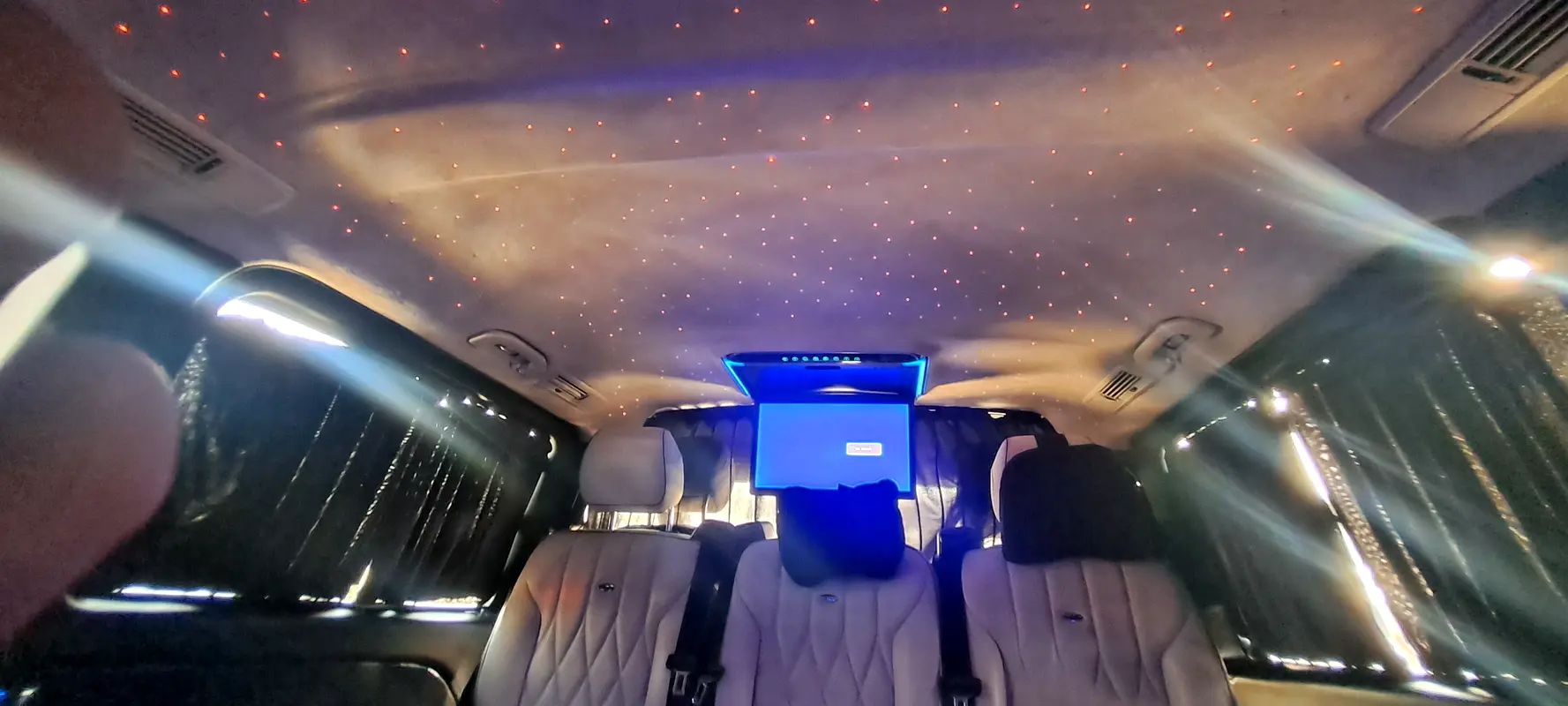 MERCEDES V-Class V 250 2022 - photo 12 - Import Émirats | International Cars