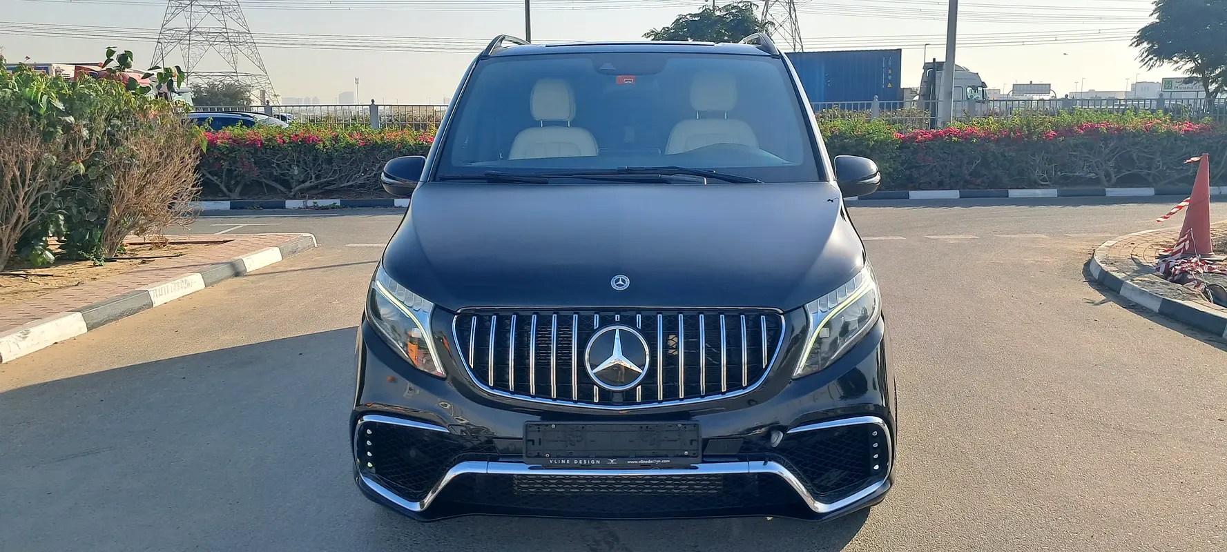 MERCEDES V-Class V 250 2022 - photo 3 - Import Émirats | International Cars