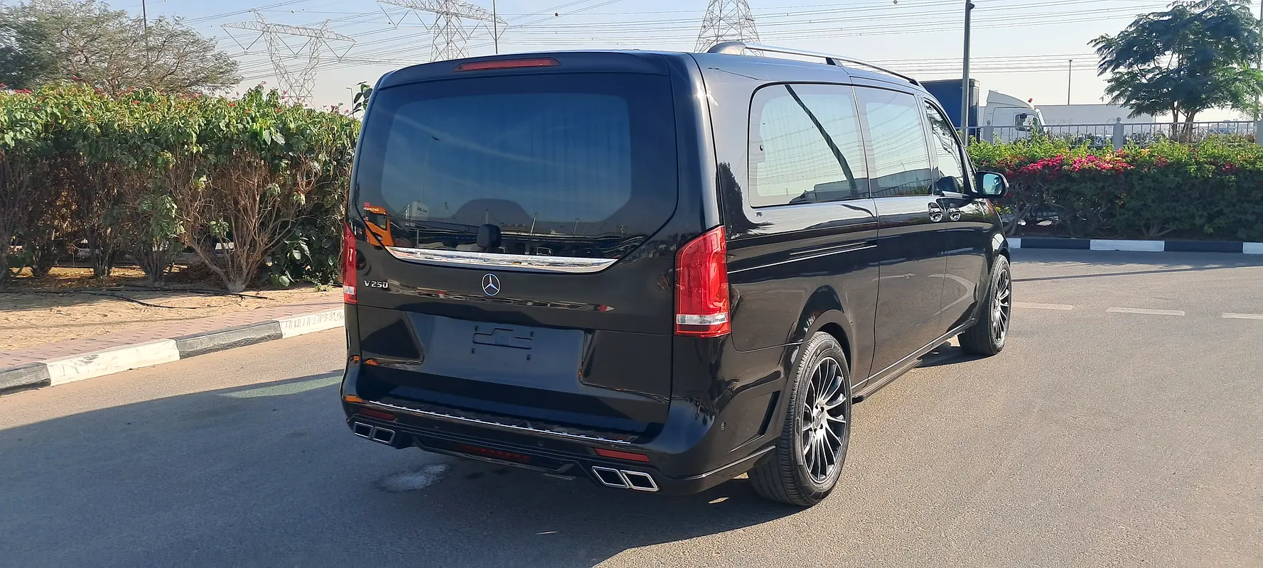 MERCEDES V-Class V 250 2022 - photo 7 - Import Émirats | International Cars