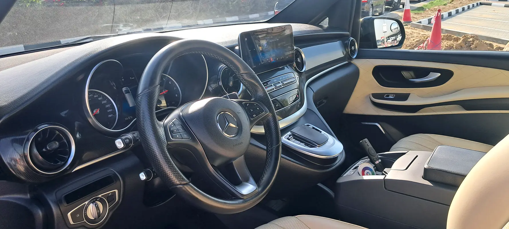 MERCEDES V-Class V 250 2022 - photo 8 - Import Émirats | International Cars