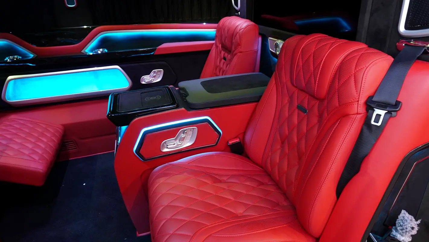 MERCEDES V-Class V 250 2023 - photo 10 - Import Émirats | International Cars